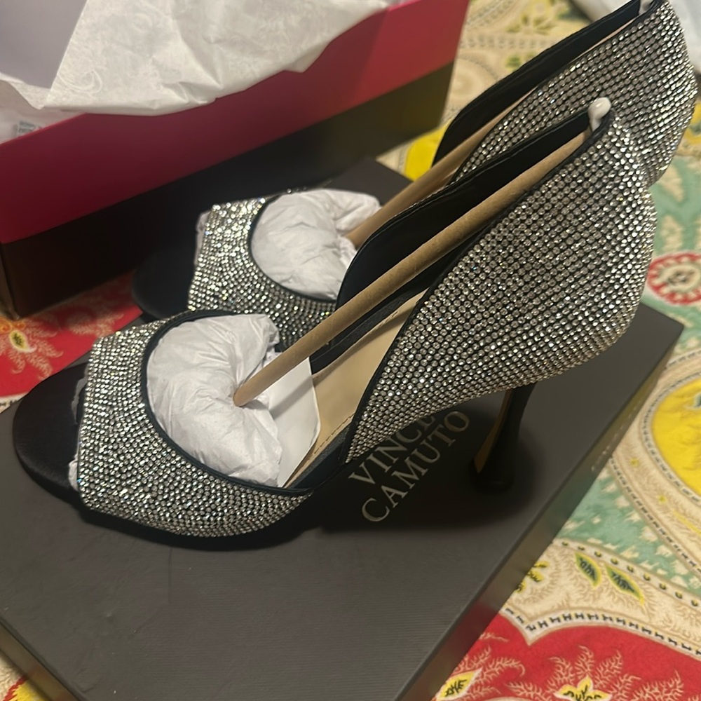 NIB Vince Camuto heels